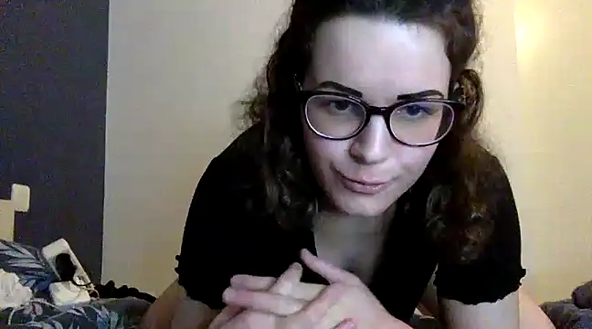 Snapshot of LolaGuess chatting on January 2025 04:46:02 PM LolaGuess online show from January 2025 04:46:02 PM