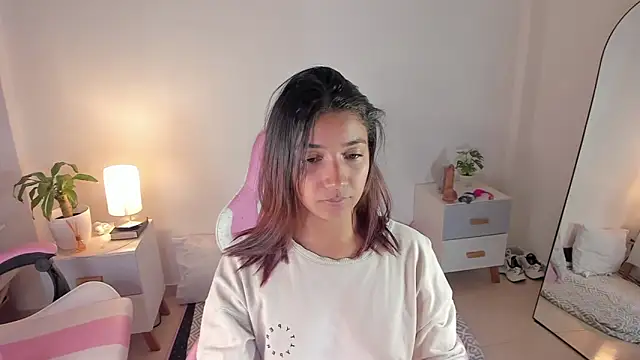 martina roldam online show from October 2025 12:16:02 AM