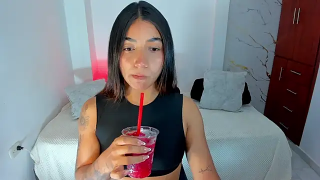 martina roldam online show from May 2026 01:22:02 AM