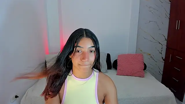 martina roldam online show from May 2026 02:31:02 AM