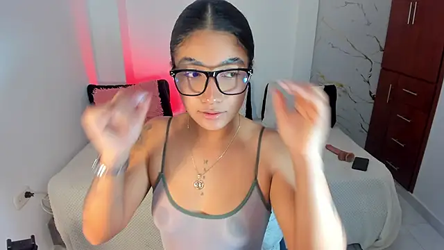 martina roldam online show from May 2026 04:29:02 AM