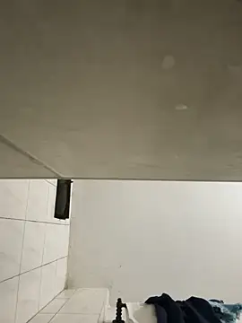 GildanK18 online show from October 2025 02:56:02 PM