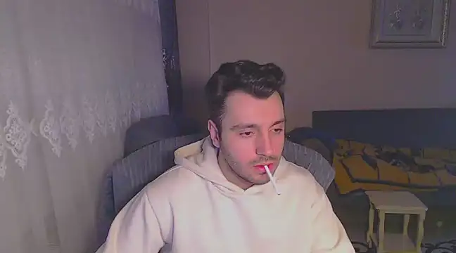 handsomeee04 online show from February 2025 09:06:02 PM