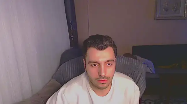 handsomeee04 online show from February 2025 05:04:02 PM