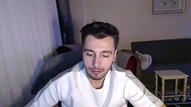 handsomeee04 online show from September 2025 02:35:01 AM