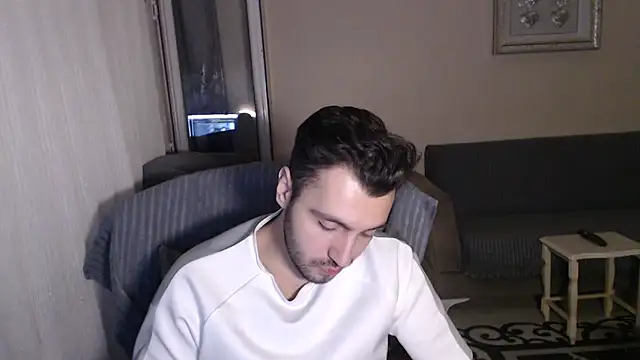 handsomeee04 online show from October 2025 01:03:02 AM