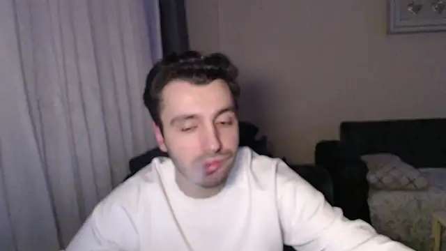 handsomeee04 online show from March 2026 10:04:01 PM