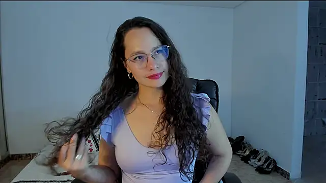 Snapshot of emmaTorres1 chatting on March 2025 11:39:01 PM emmaTorres1 online show from March 2025 11:39:01 PM