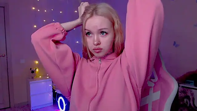 Snapshot of Naughty_Mable chatting on April 2026 12:04:01 AM Naughty Mable online show from April 2026 12:04:01 AM