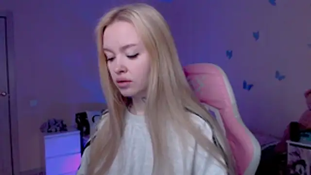 Snapshot of Naughty_Mable chatting on April 2026 01:07:02 AM Naughty Mable online show from April 2026 01:07:02 AM
