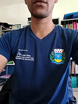 Snapshot of latinoboybig chatting on April 2026 04:14:01 PM latinoboybig online show from April 2026 04:14:01 PM