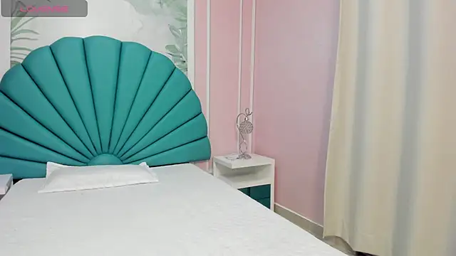 Snapshot of Daphne_Fox_ chatting on February 2025 09:38:02 AM Daphne Fox online show from February 2025 09:38:02 AM