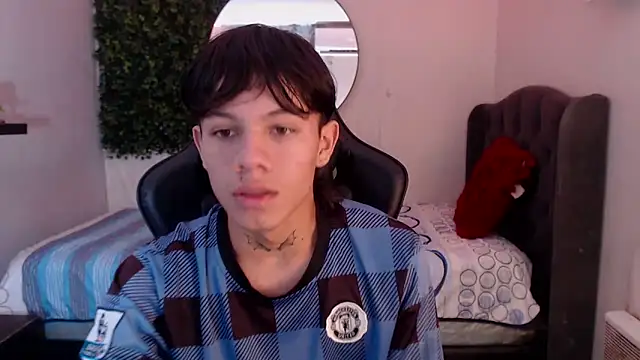 Snapshot of andy_dan18 chatting on March 2025 01:08:01 PM andy dan18 online show from March 2025 01:08:01 PM
