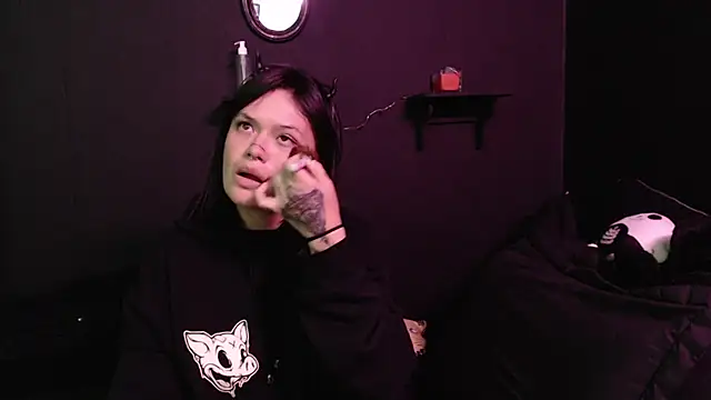 Snapshot of rousstattoo chatting on December 2025 03:24:02 AM rousstattoo online show from December 2025 03:24:02 AM