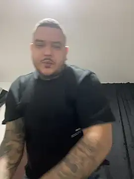 El Titan1998 online show from December 2024 04:47:02 AM