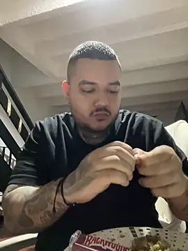 El Titan1998 online show from January 2025 11:37:02 AM