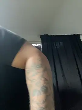 El Titan1998 online show from February 2025 11:41:01 AM