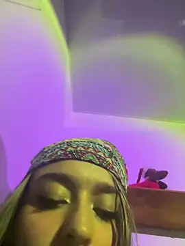 Snapshot of BlueStoneX chatting on January 2025 07:24:01 AM BlueStoneX online show from January 2025 07:24:01 AM