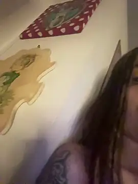 Snapshot of BlueStoneX chatting on January 2025 07:00:02 AM BlueStoneX online show from January 2025 07:00:02 AM