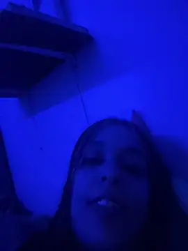 Snapshot of BlueStoneX chatting on January 2025 10:45:01 AM BlueStoneX online show from January 2025 10:45:01 AM