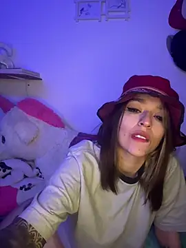 Snapshot of BlueStoneX chatting on January 2025 06:09:02 AM BlueStoneX online show from January 2025 06:09:02 AM