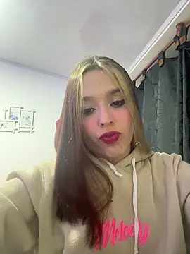 Snapshot of BlueStoneX chatting on January 2025 05:02:02 AM BlueStoneX online show from January 2025 05:02:02 AM