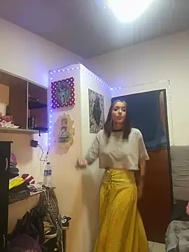 Snapshot of BlueStoneX chatting on January 2025 05:10:02 AM BlueStoneX online show from January 2025 05:10:02 AM