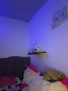 Snapshot of BlueStoneX chatting on January 2025 05:18:02 AM BlueStoneX online show from January 2025 05:18:02 AM