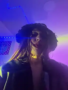 Snapshot of BlueStoneX chatting on January 2025 08:25:01 AM BlueStoneX online show from January 2025 08:25:01 AM