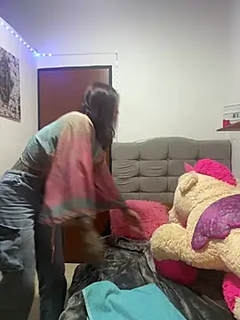 Snapshot of BlueStoneX chatting on January 2025 04:47:01 AM BlueStoneX online show from January 2025 04:47:01 AM