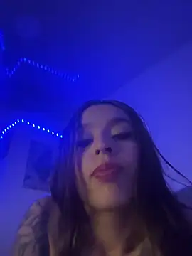 Snapshot of BlueStoneX chatting on January 2025 08:11:02 AM BlueStoneX online show from January 2025 08:11:02 AM