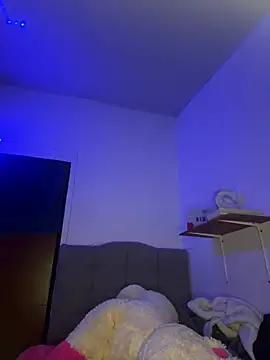 Snapshot of BlueStoneX chatting on February 2025 08:13:02 AM BlueStoneX online show from February 2025 08:13:02 AM