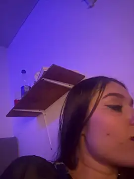 Snapshot of BlueStoneX chatting on February 2025 08:11:02 AM BlueStoneX online show from February 2025 08:11:02 AM