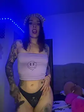 Snapshot of BlueStoneX chatting on February 2025 07:37:01 AM BlueStoneX online show from February 2025 07:37:01 AM