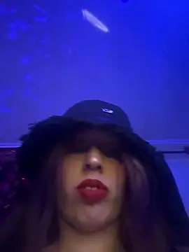 Snapshot of BlueStoneX chatting on February 2025 05:05:02 AM BlueStoneX online show from February 2025 05:05:02 AM