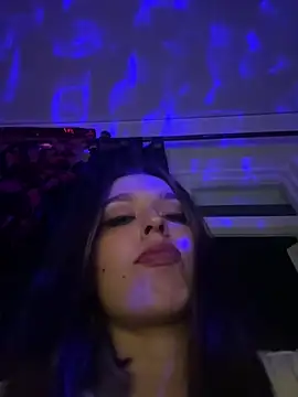 Snapshot of BlueStoneX chatting on February 2025 08:37:02 AM BlueStoneX online show from February 2025 08:37:02 AM