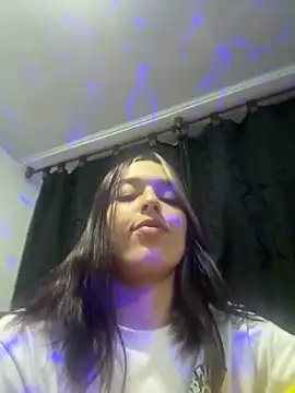 Snapshot of BlueStoneX chatting on March 2025 05:27:02 AM BlueStoneX online show from March 2025 05:27:02 AM