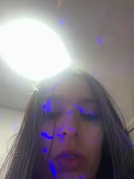 Snapshot of BlueStoneX chatting on March 2025 05:22:02 AM BlueStoneX online show from March 2025 05:22:02 AM