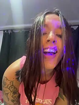 Snapshot of BlueStoneX chatting on March 2025 05:38:01 AM BlueStoneX online show from March 2025 05:38:01 AM