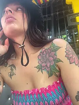 Snapshot of BlueStoneX chatting on March 2025 06:44:02 PM BlueStoneX online show from March 2025 06:44:02 PM