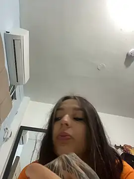 Snapshot of BlueStoneX chatting on March 2025 05:46:01 AM BlueStoneX online show from March 2025 05:46:01 AM