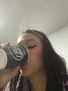 Snapshot of BlueStoneX chatting on November 2025 06:56:02 AM BlueStoneX online show from November 2025 06:56:02 AM