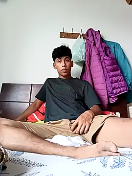 Andres123cv online show from November 2025 04:51:01 PM