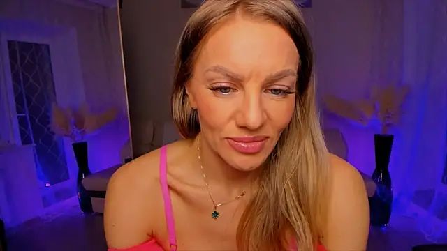 Oliva Candy online show from May 2026 08:47:02 PM