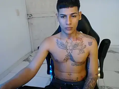 Clyde019 online show from December 2024 02:21:01 PM