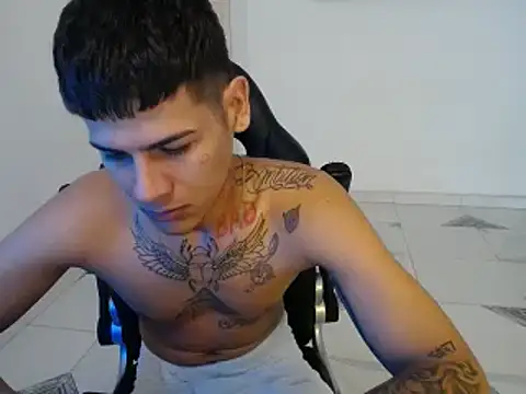 Clyde019 online show from December 2024 01:25:01 PM