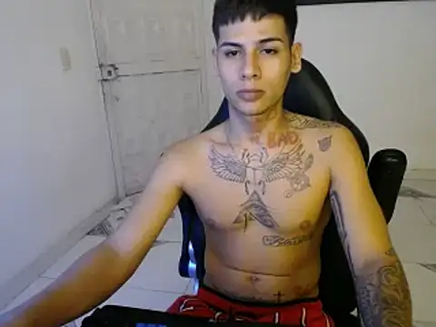 Clyde019 online show from January 2025 05:33:01 AM