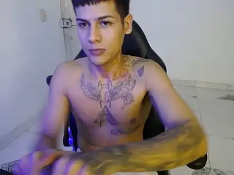 Clyde019 online show from January 2025 01:53:01 AM