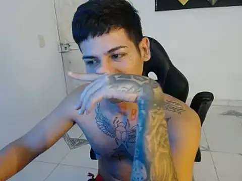 Clyde019 online show from January 2025 05:19:01 PM