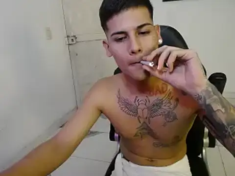 Clyde019 online show from January 2025 12:57:01 AM